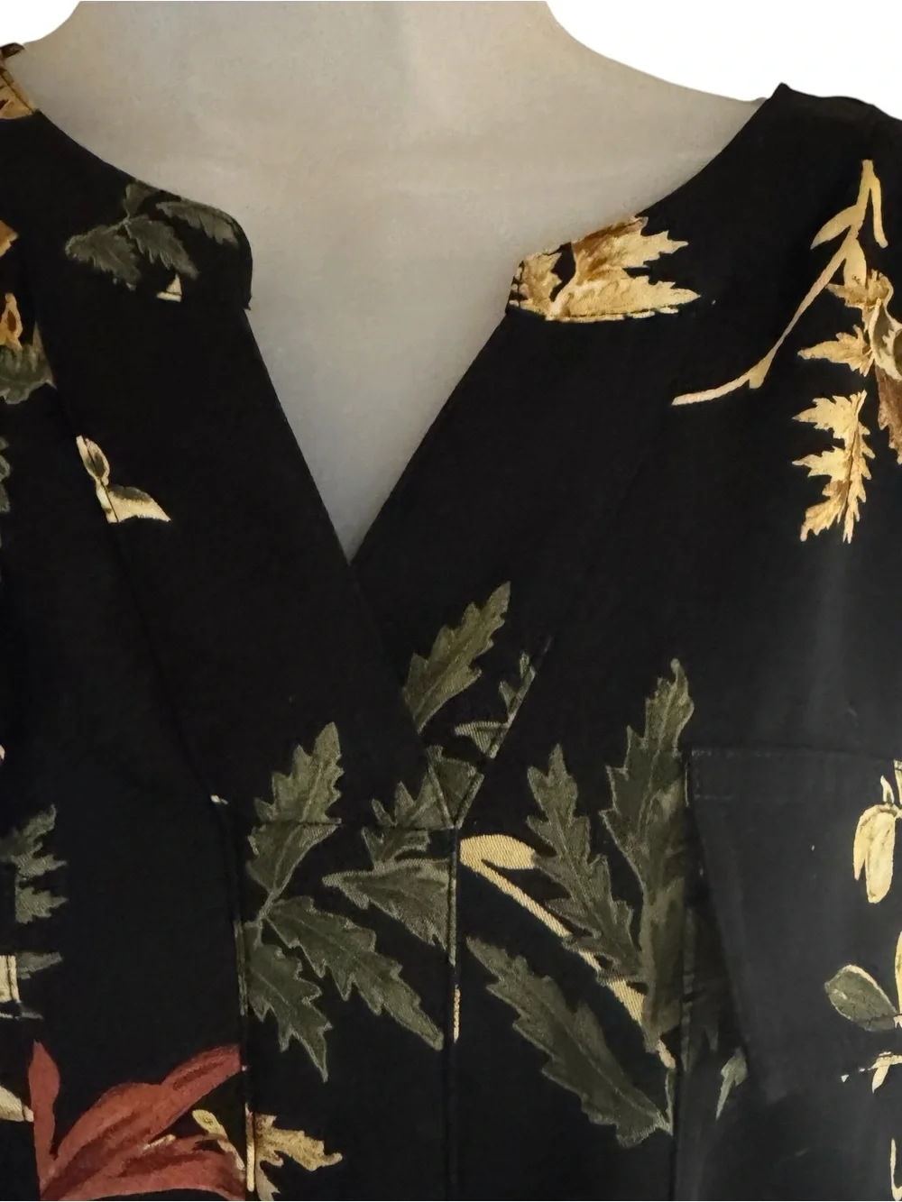 CJ Banks Black Floral Split- V-Neck Top PLUS: 1X #13 - Picture 2 of 9